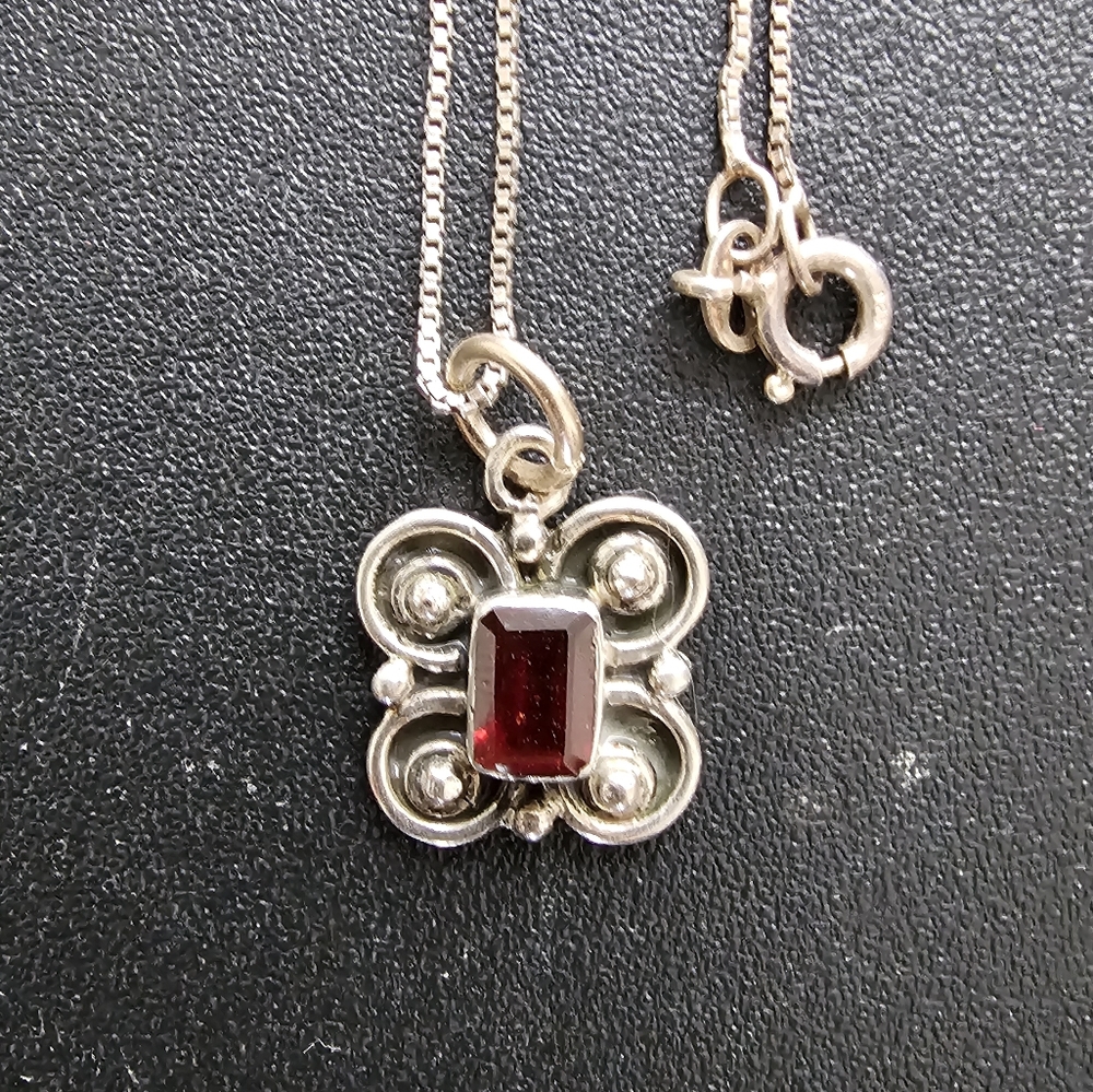 Sterling 925 with garnet necklace